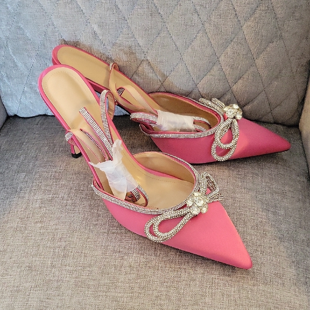 WOMAN'S DOUBLE BOW ANKLE STRAP SATIN PUMP Size 13
